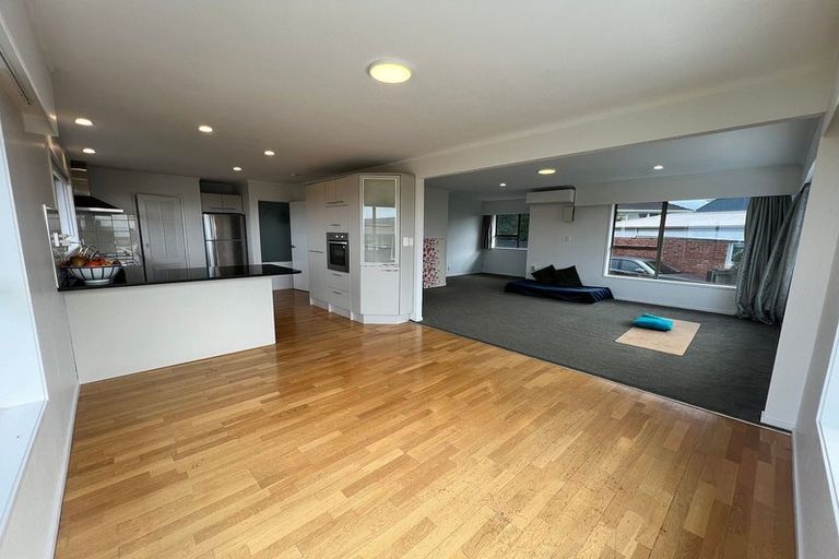 Photo of property in 1/61 Forrest Hill Road, Milford, Auckland, 0620
