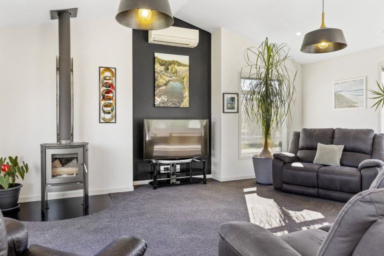 Photo of property in 3 Karaka Place, Kinloch, Taupo, 3377