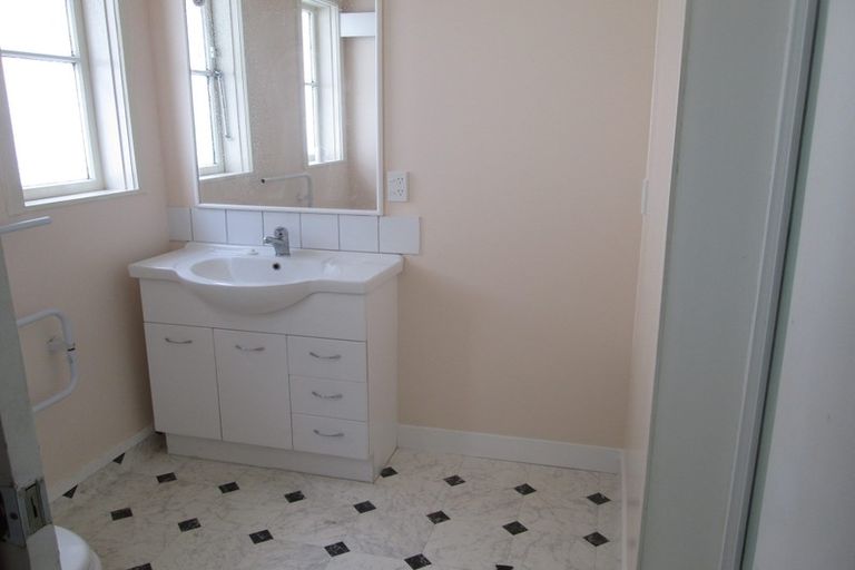 Photo of property in 49 Ponsonby Road, Karori, Wellington, 6012