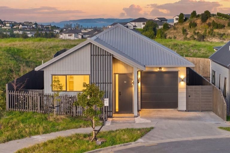 Photo of property in 98 Huanui Drive, Wainui, 0992