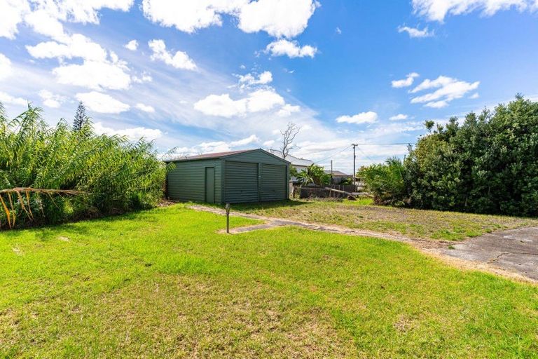 Photo of property in 16 Ruawai Wharf Road, Ruawai, 0530