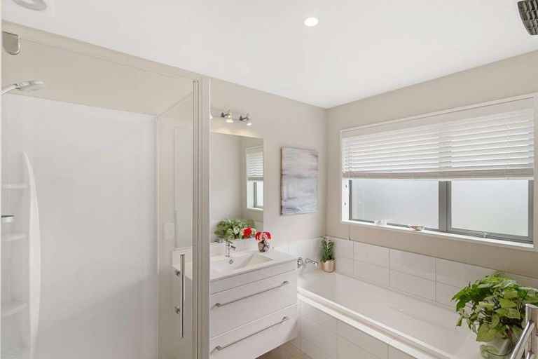 Photo of property in 17 Whincops Road, Halswell, Christchurch, 8025