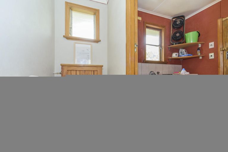 Photo of property in 12 Tawa Street, Palmerston North, 4414
