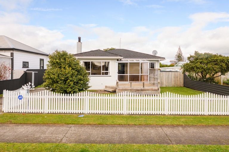 Photo of property in 1 Montagu Street, Feilding, 4702