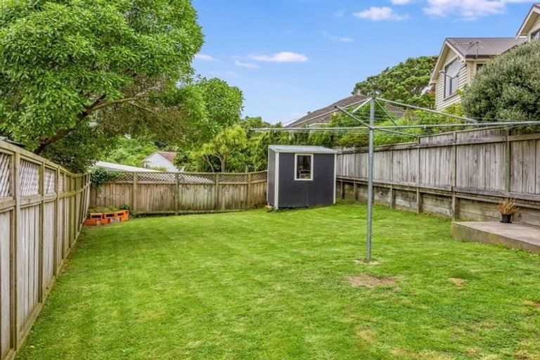 Photo of property in 4 Rodney Street, Northland, Wellington, 6012