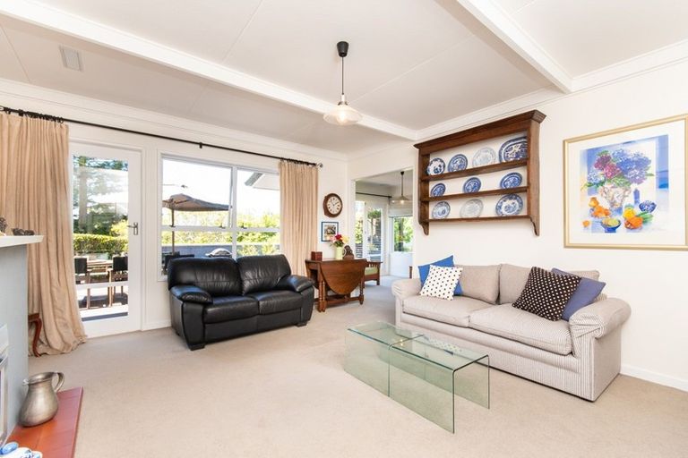 Photo of property in 44 Tauroa Road, Havelock North, 4130