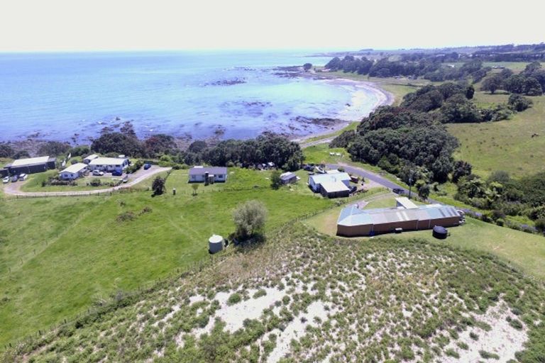 Photo of property in 26 Tawaroa Road, Waihau Bay, Te Kaha, 3199