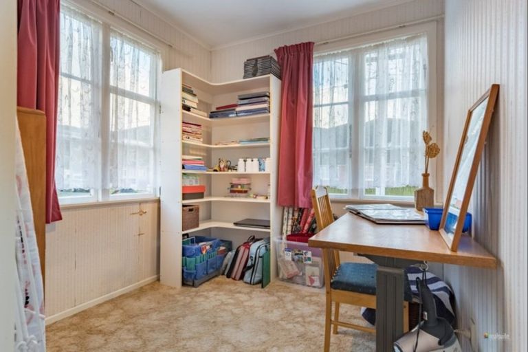 Photo of property in 18 Gibson Crescent, Naenae, Lower Hutt, 5011