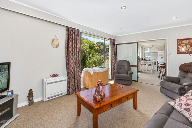 Photo of property in 32 Hargest Crescent, Saint Kilda, Dunedin, 9012