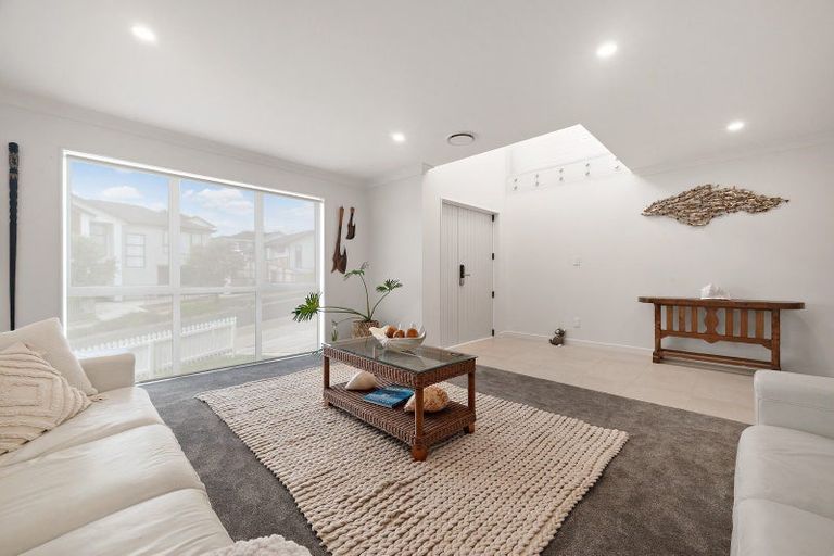 Photo of property in 35 Pacific Heights Road, Orewa, 0931