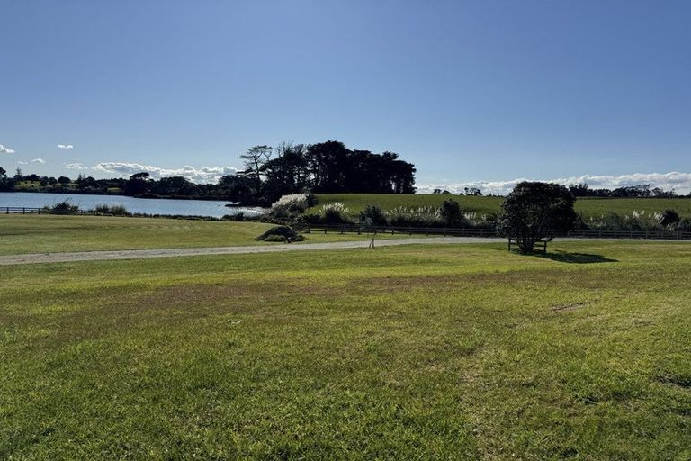 Photo of property in 17 Goble Road, Clarks Beach, 2679