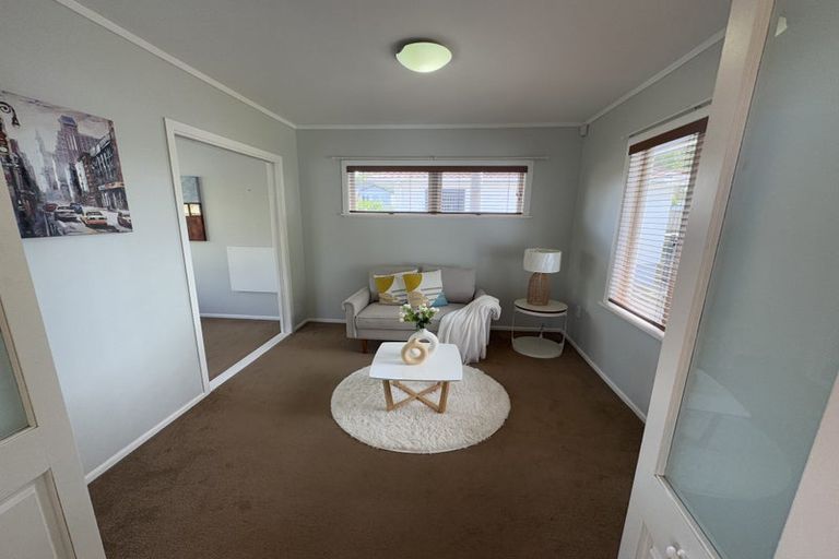 Photo of property in 15 Sandspit Road, Cockle Bay, Auckland, 2014