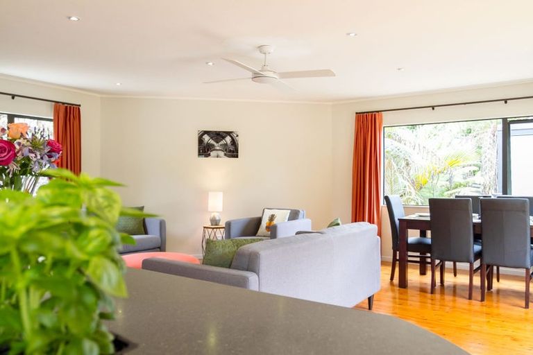 Photo of property in 24a Korotaha Terrace, Rothesay Bay, Auckland, 0630