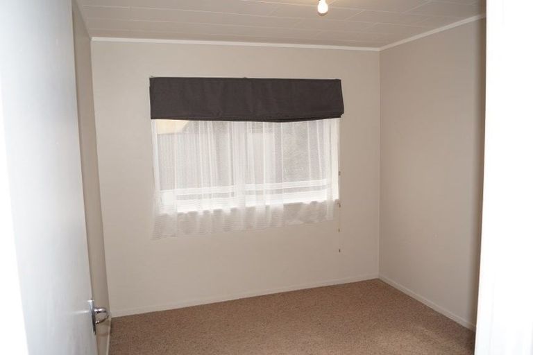 Photo of property in 28 Garton Drive, Massey, Auckland, 0614