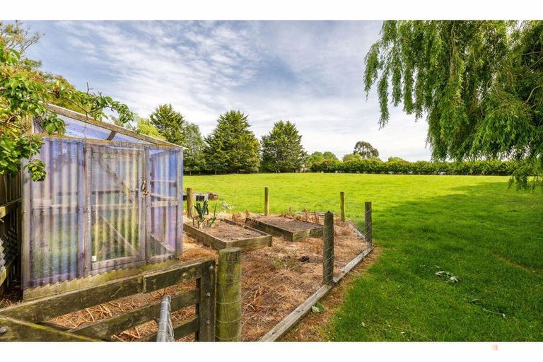 Photo of property in 124 Maytown Road, Waimate, 7978