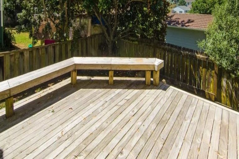 Photo of property in 10a Elizabeth Drive, West Harbour, Auckland, 0618