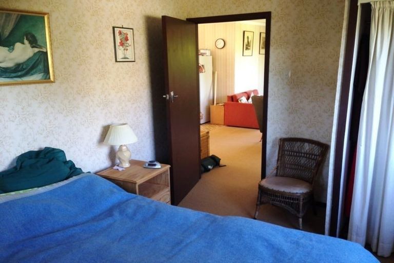 Photo of property in 35 Cedar Drive, Kelvin Heights, Queenstown, 9300