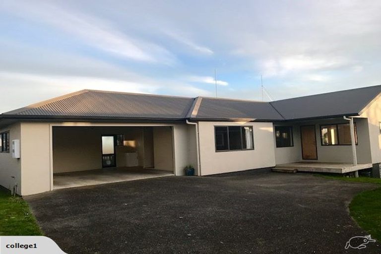 Photo of property in 52a Rototuna Road, Rototuna, Hamilton, 3210