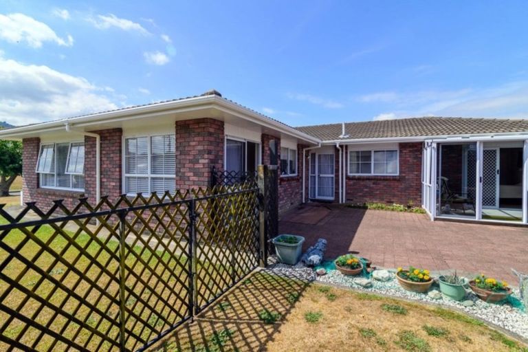 Photo of property in 24 Tawavale Street, Pukehangi, Rotorua, 3015