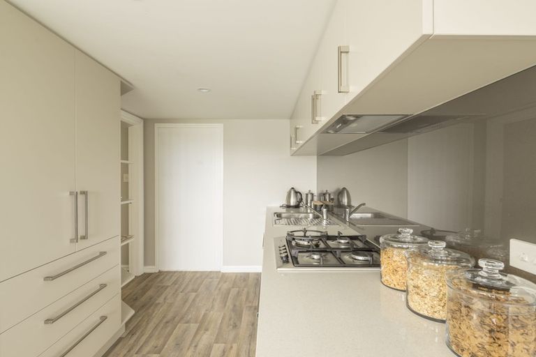 Photo of property in 170 Mount Pleasant Road, Mount Pleasant, Christchurch, 8081