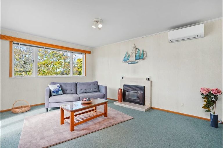 Photo of property in 15 Chorley Avenue, Massey, Auckland, 0614