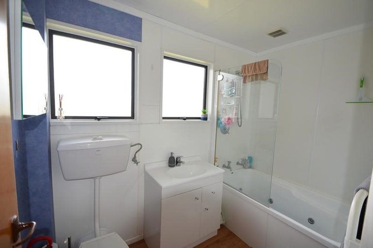 Photo of property in 10 Linrosa Place, Cromwell, 9310