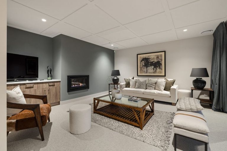 Photo of property in 71 Oak Road, Poraiti, Napier, 4112