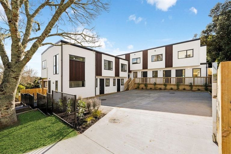 Photo of property in 3/22 Takapu Street, Henderson, Auckland, 0612