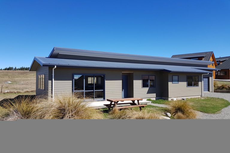 Photo of property in 18 Andrew Don Drive, Lake Tekapo, 7999