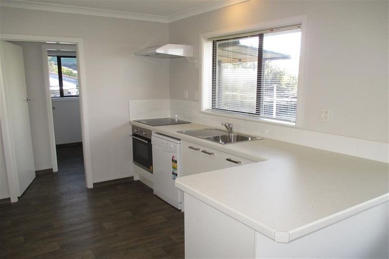 Photo of property in 5 Fairmont Place, Hornby, Christchurch, 8042