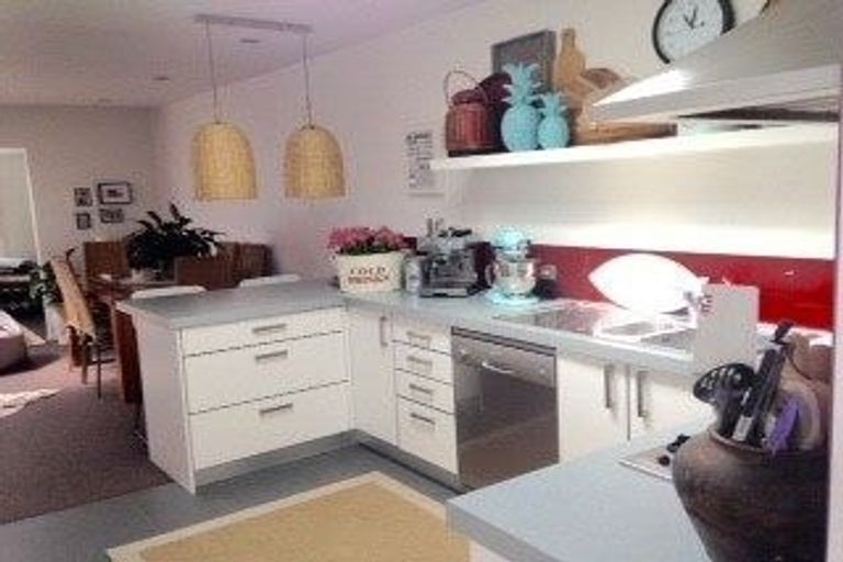 Photo of property in 3/17a Church Street, Devonport, Auckland, 0624