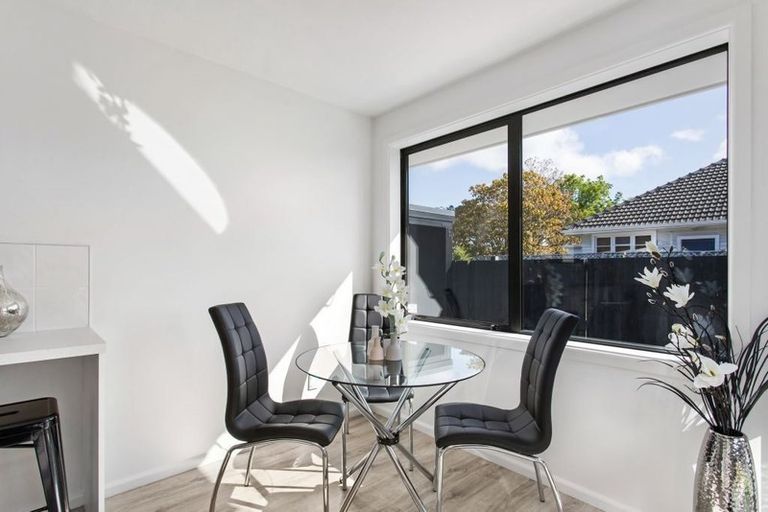 Photo of property in 2/262a Centaurus Road, Hillsborough, Christchurch, 8022