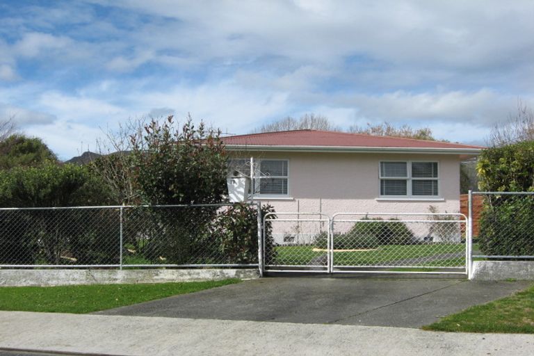 Photo of property in 12 Lake Crescent, Takaka, 7110