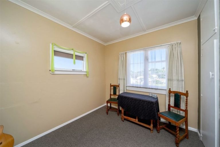 Photo of property in 10 Leicester Street, Patea, 4520