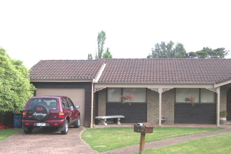 Photo of property in 2/16 Clare Place, Glenfield, Auckland, 0629