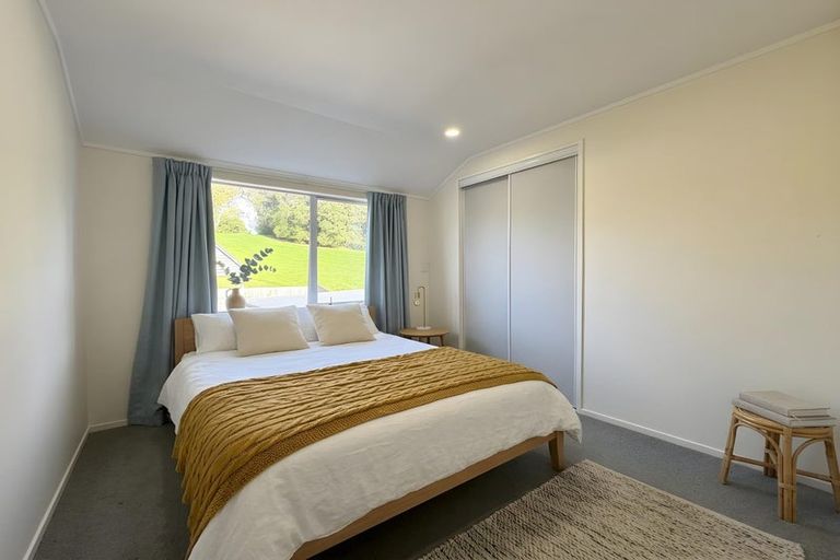 Photo of property in 11 Mira Place, Windsor Park, Auckland, 0632