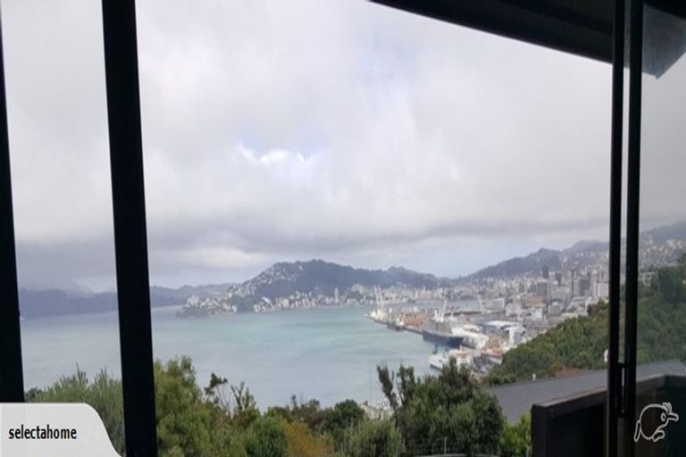 Photo of property in 1/54 Rama Crescent, Khandallah, Wellington, 6035