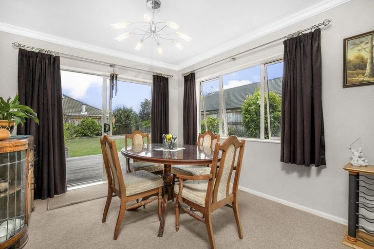 Photo of property in 23 Castlehill Court, Wattle Downs, Auckland, 2103