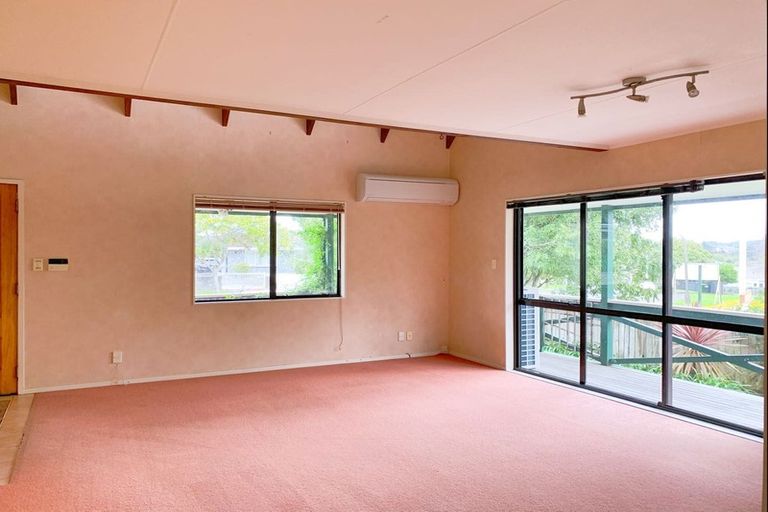 Photo of property in 1 Harvest Drive, Henderson, Auckland, 0612
