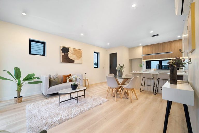 Photo of property in 28d Moire Road, Massey, Auckland, 0614