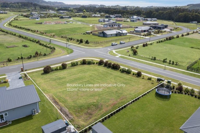 Photo of property in 1 Kahikatea Drive, Kinloch, Taupo, 3377