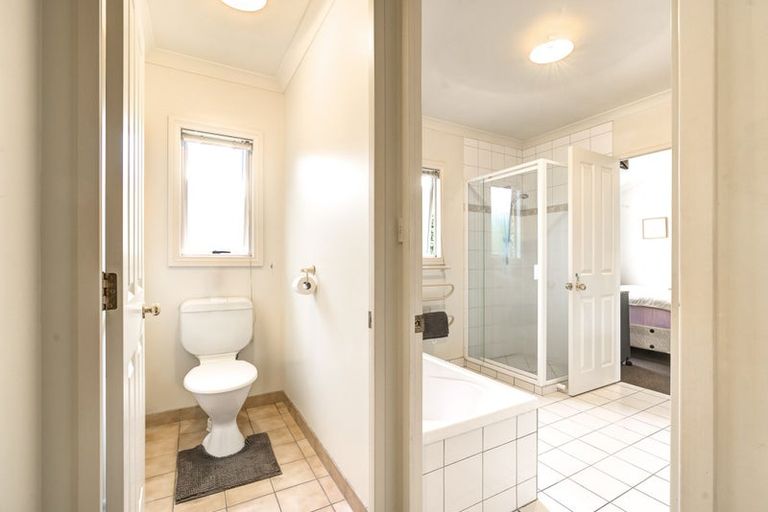 Photo of property in 126 Collins Road, Melville, Hamilton, 3206