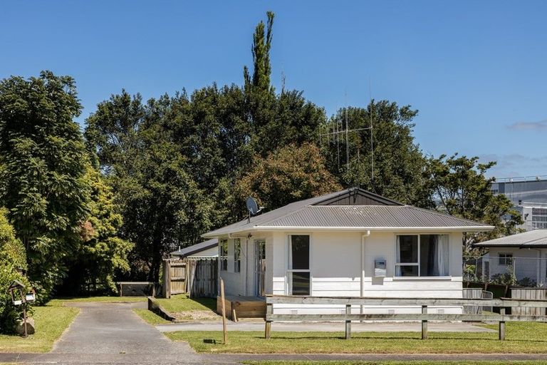 Photo of property in 8 Conifer Place, Te Puke, 3119