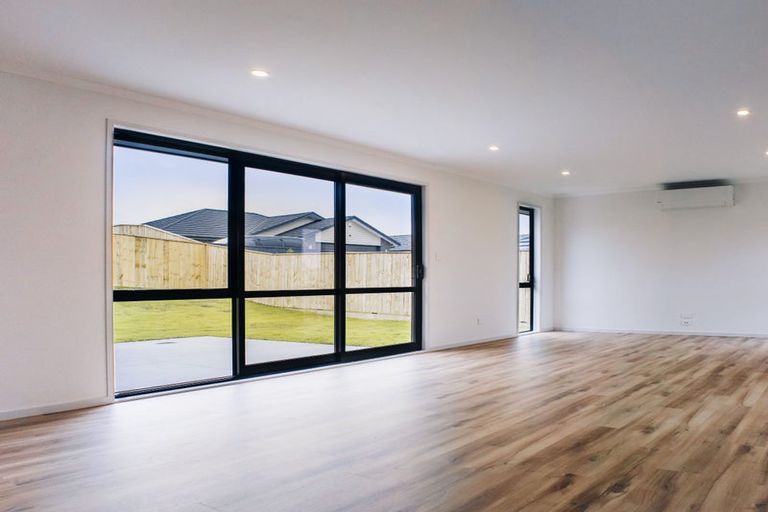 Photo of property in 14 Bathurst Crescent, Pokeno, 2402