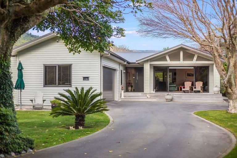 Photo of property in 10 Horopito Road, Waikanae, 5036