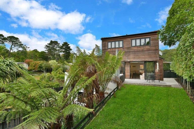 Photo of property in 7 Tree Fern Trail, Campbells Bay, Auckland, 0630
