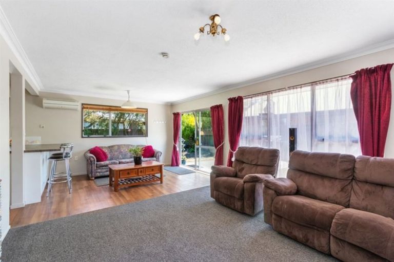Photo of property in 263 Queenspark Drive, Parklands, Christchurch, 8083