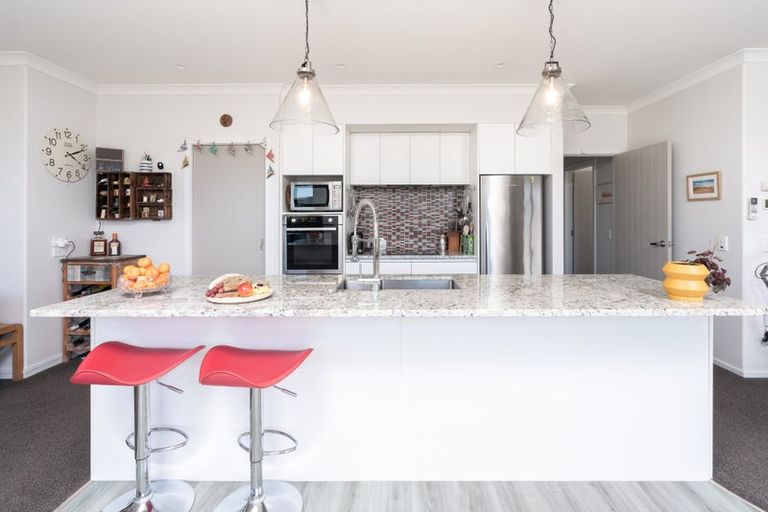 Photo of property in 18 Takahe Drive, Paraparaumu Beach, Paraparaumu, 5032