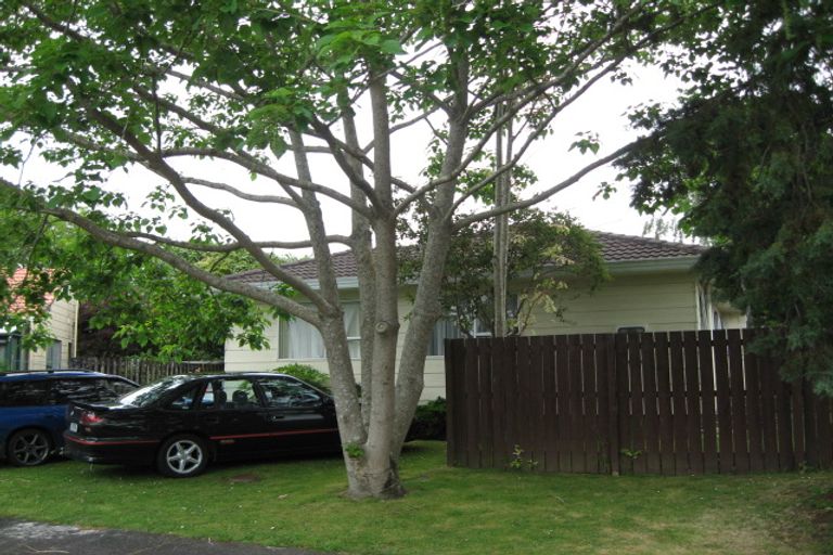 Photo of property in 2/11 Sharivari Place, Conifer Grove, Takanini, 2112