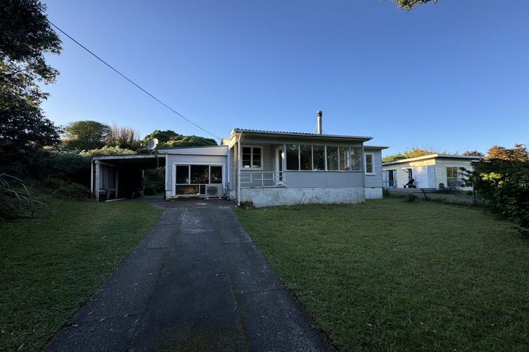 Photo of property in 8 Mahoe Street, Otaki Beach, Otaki, 5512
